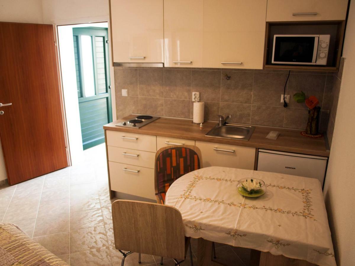 Appartamento House Nataniel In Omis Near Sea Esterno foto
