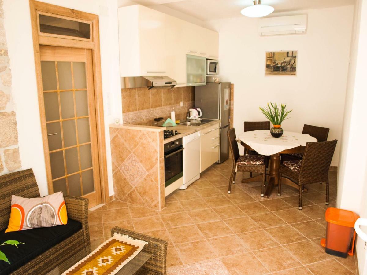 Appartamento House Nataniel In Omis Near Sea Esterno foto