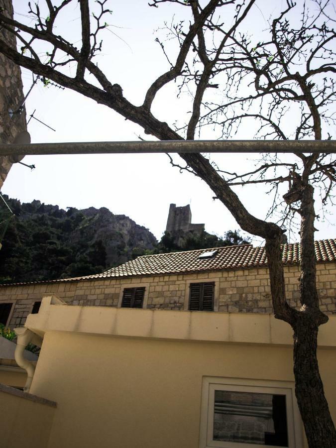 Appartamento House Nataniel In Omis Near Sea Esterno foto