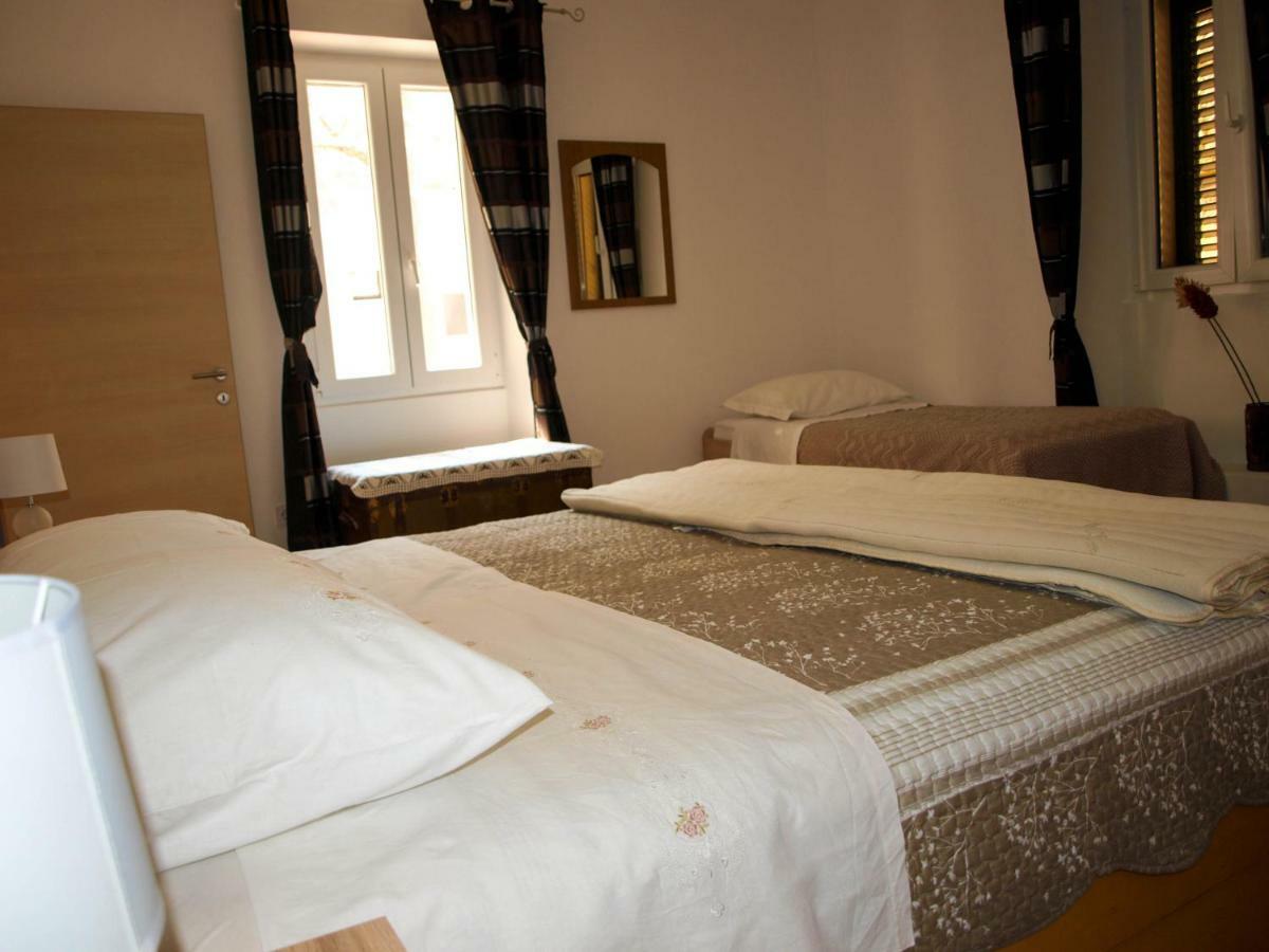 Appartamento House Nataniel In Omis Near Sea Esterno foto