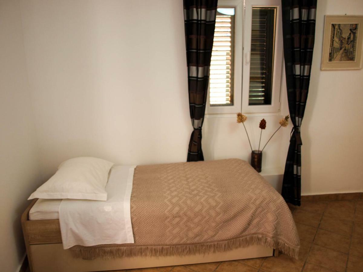 Appartamento House Nataniel In Omis Near Sea Esterno foto
