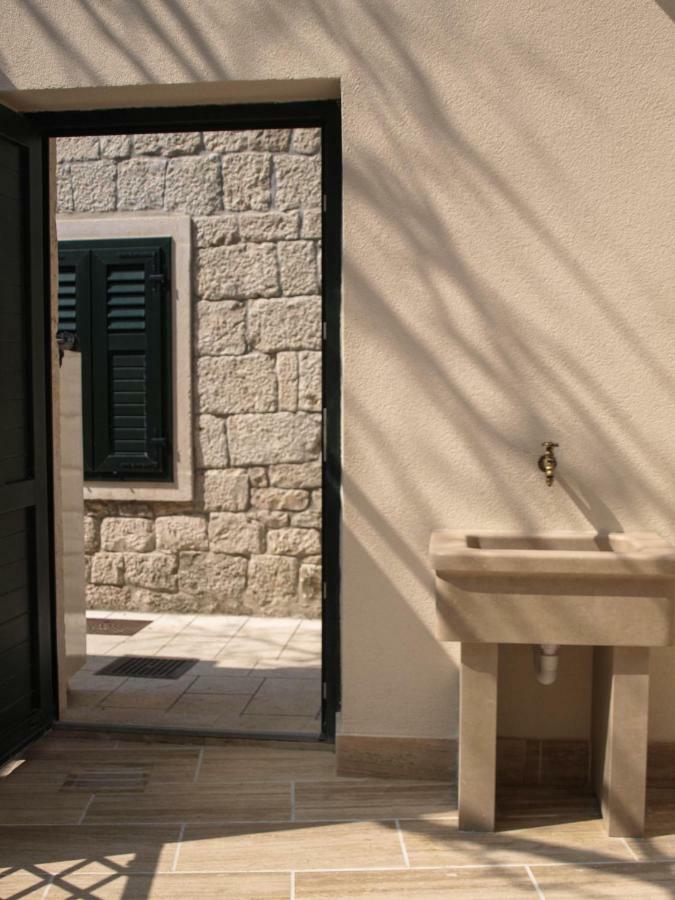 Appartamento House Nataniel In Omis Near Sea Esterno foto