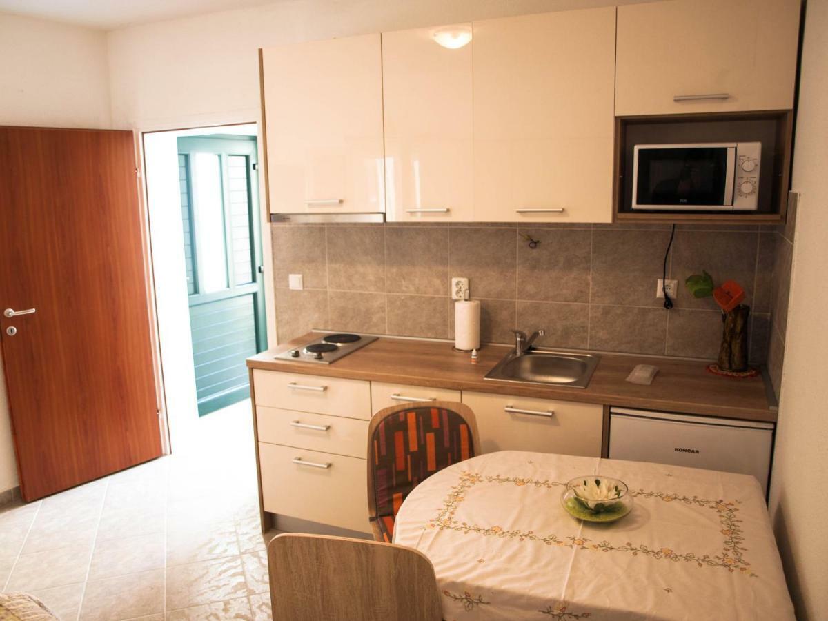 Appartamento House Nataniel In Omis Near Sea Esterno foto