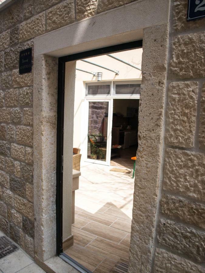 Appartamento House Nataniel In Omis Near Sea Esterno foto