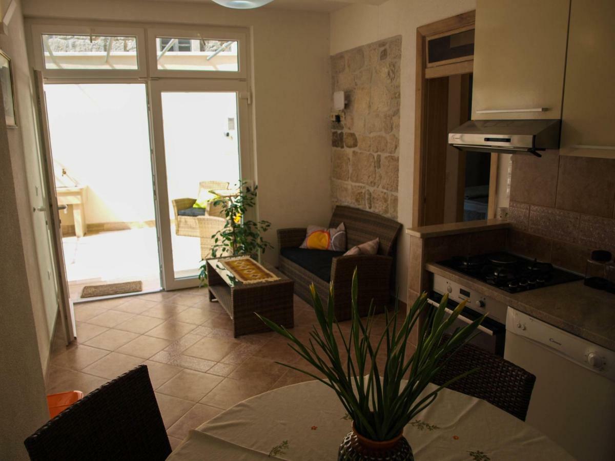 Appartamento House Nataniel In Omis Near Sea Esterno foto